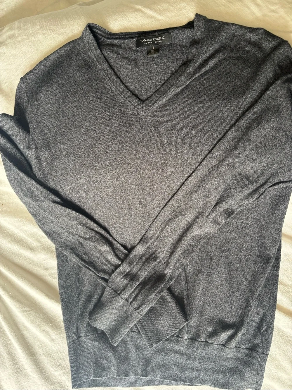 Banana Republic Men's V-Neck Sweater in Charcoal